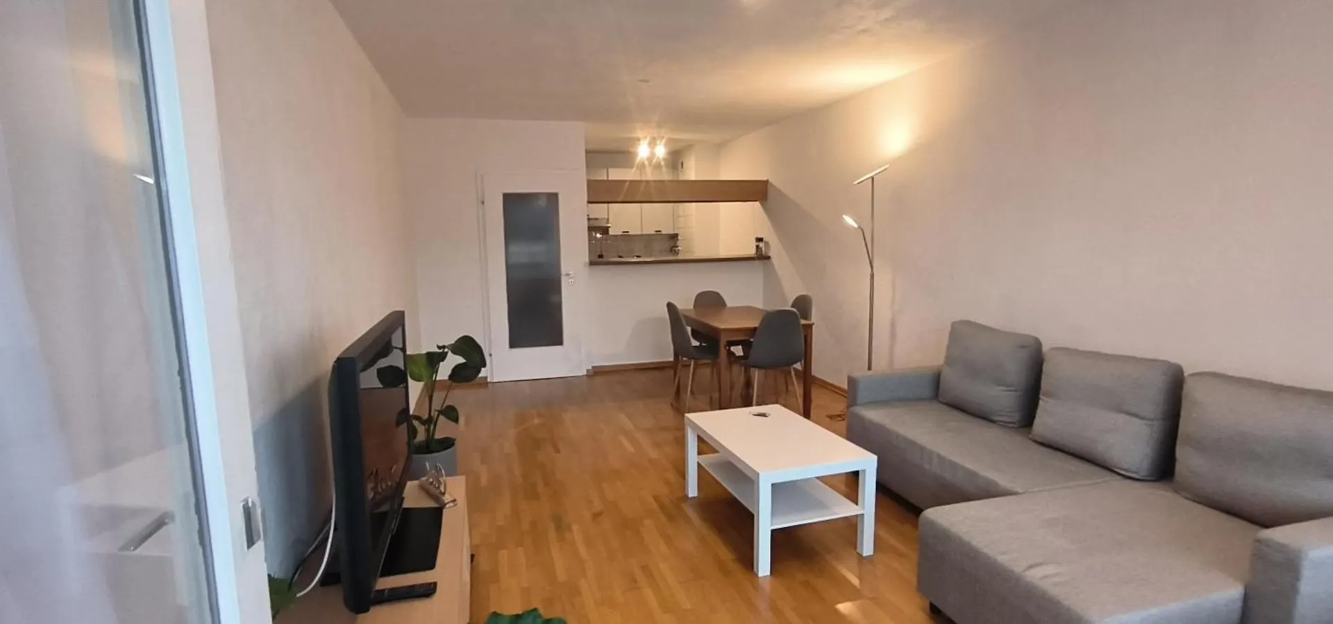 Mindestbuchung 3 Monate!!! Optimal Gelegen In Ni, Nur 10 Km Nach Frankfurt Main Und Zum Flughafen Apartment Neu-Isenburg